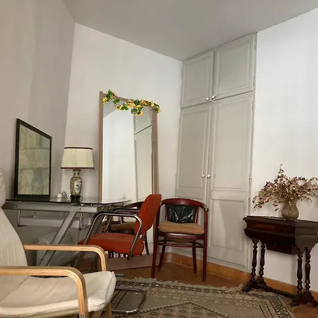فندق مبيت وإفطار Aix Center آيكس أومبروفينس